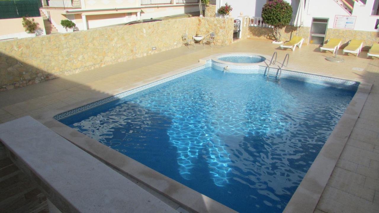 Apartamento - 2 A 4 Pessoas- Piscina Apartment Olhos de Agua  Luaran gambar